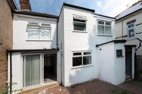 86 Coningsby Gardens_0050.jpg