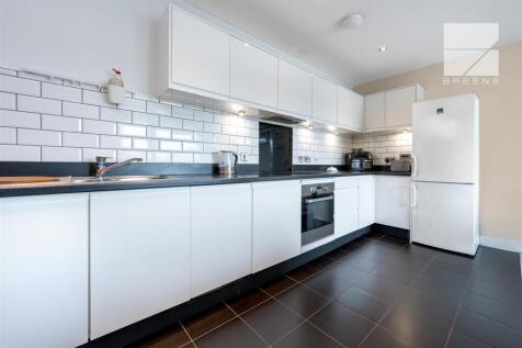 Flat 56, Furrow House_0003.jpg