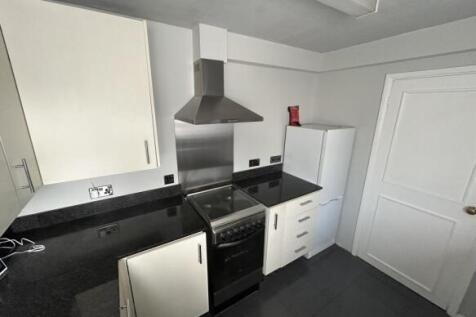 Kitchen shot 2.jpeg