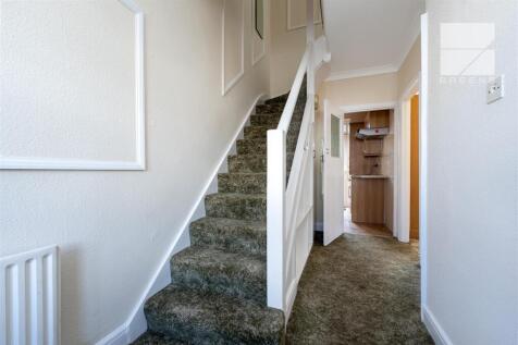 39 Beech Hall Crescent_0001.jpg