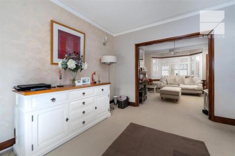 61 Brindwood Road_0032.jpg