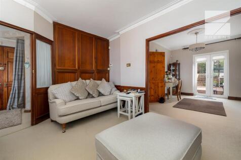 61 Brindwood Road_0036.jpg