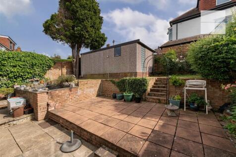 61 Brindwood Road_0041.jpg