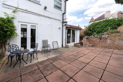 61 Brindwood Road_0043.jpg