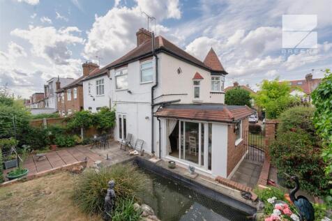 61 Brindwood Road_0045.jpg