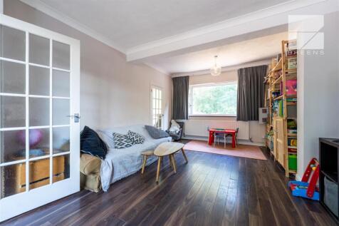 151 Cavendish Road_0003.jpg