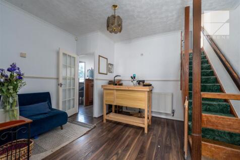 151 Cavendish Road_0006.jpg