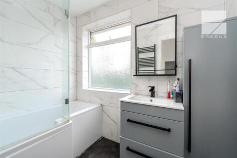 151 Cavendish Road_0021.jpg