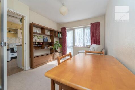 11 Cobham Road_0006.jpg