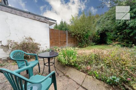 11 Cobham Road_0014.jpg