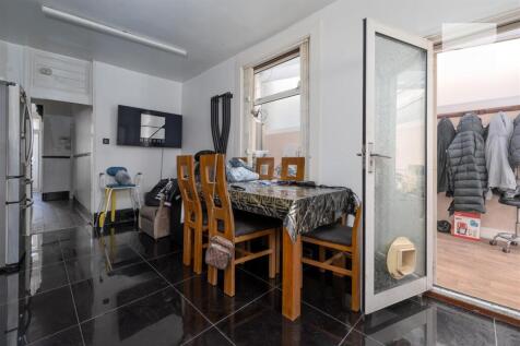 26 Leasownes Road_0010.jpg