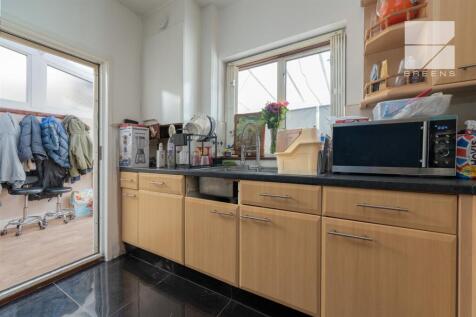 26 Leasownes Road_0012.jpg