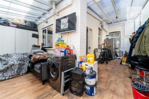 26 Leasownes Road_0017.jpg