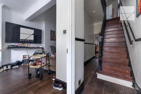 26 Leasownes Road_0005.jpg