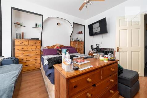 26 Leasownes Road_0035.jpg