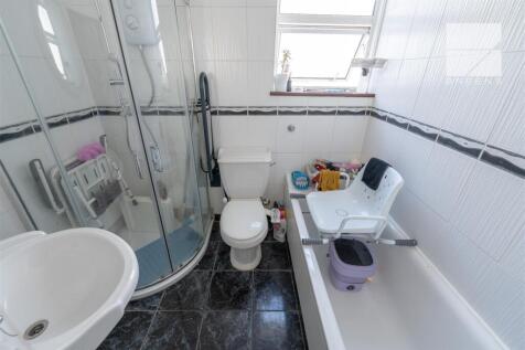 26 Leasownes Road_0026.jpg