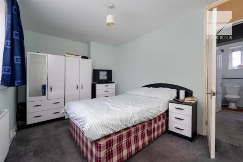 17 Manor Farm Drive_0001.jpg