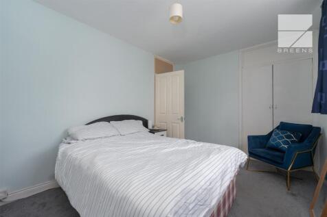 17 Manor Farm Drive_0002.jpg