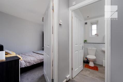 17 Manor Farm Drive_0006.jpg