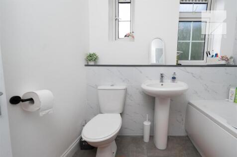 17 Manor Farm Drive_0012.jpg