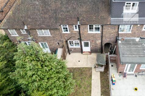 17 Manor Farm Drive_0037.jpg