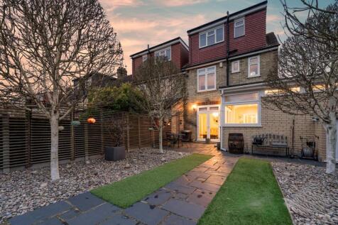 21 Nightingale Avenue_0056.jpg