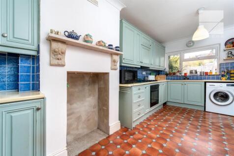 8 Connaught Road_0030.jpg