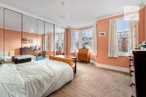 8 Connaught Road_0001.jpg