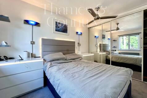 Principal bedroom
