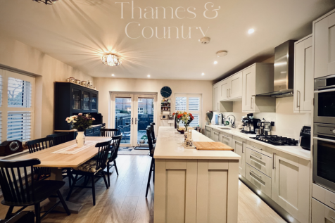 Kitchen dining