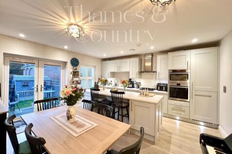 Kitchen dining
