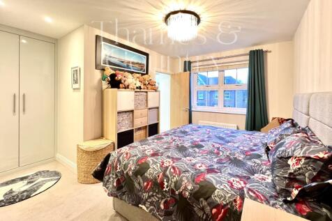 Principal bedroom