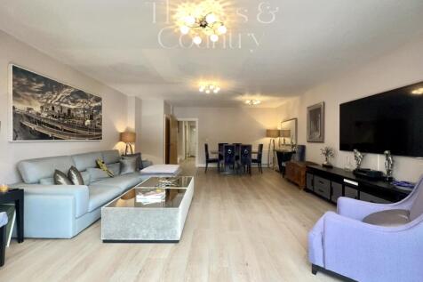 Large Lounge dining