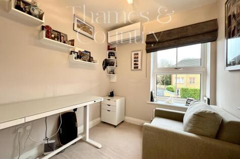 Bedroom 4 / Study
