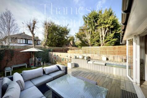 Back garden deck &amp; Seating area