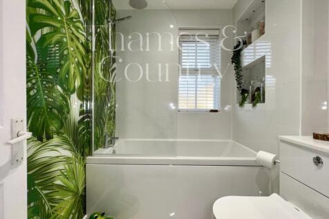 Family Bathroom first floor