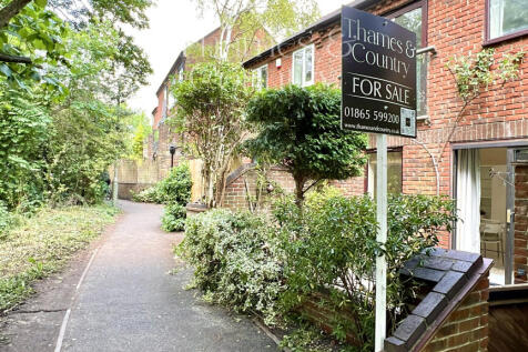 Footpath back of property