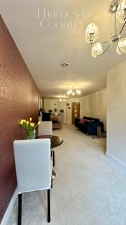 Dining &amp; Lounge