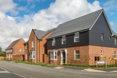 Street view of family homes at Finchwood Park November 2024