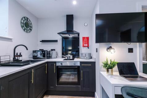 459RochdaleOldRoad-HMO-79.JPG