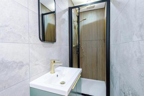 459RochdaleOldRoad-HMO-116.JPG