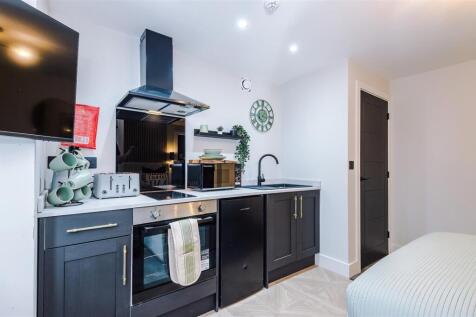 459RochdaleOldRoad-HMO-109.JPG