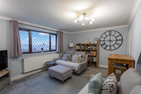 1 Redcar Close, Gedling, NG4 4EW-0008-Lounge.jpg