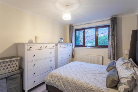 1 Redcar Close, Gedling, NG4 4EW-0022-Bedroom 2.jp