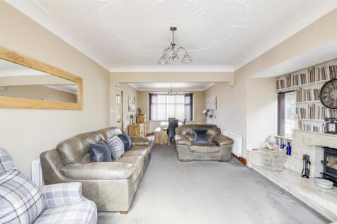 Lounge photo 3.jpg