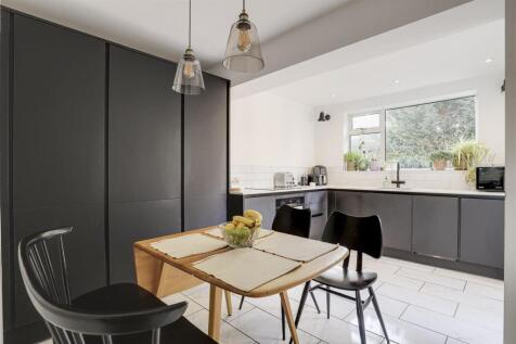 F5rWEvoKPUm-T6uE7velZg copy.jpg