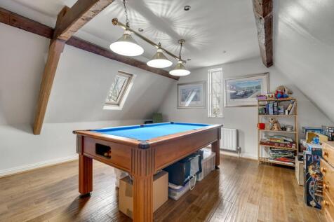 Bedroom / Games room