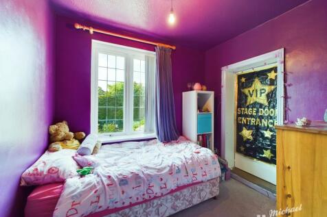 CAM02773G0-PR0189-STILL008