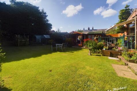 CAM02773G0-PR0157-STILL014