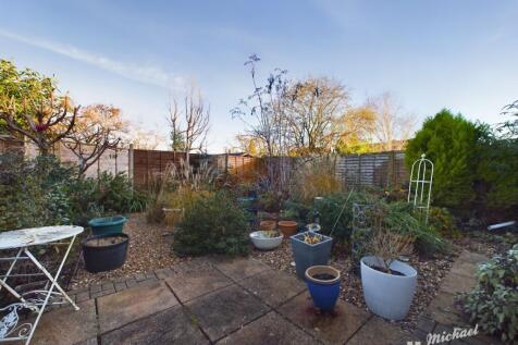 CAM02773G0-PR0217-STILL002